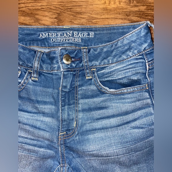 American Eagle Outfitters Distressed Denim Shorts - Picture 4 of 6